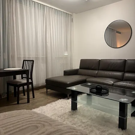 Fast Transport To Prenzlauer Berg & Friedrichshain Apartment Berlin
